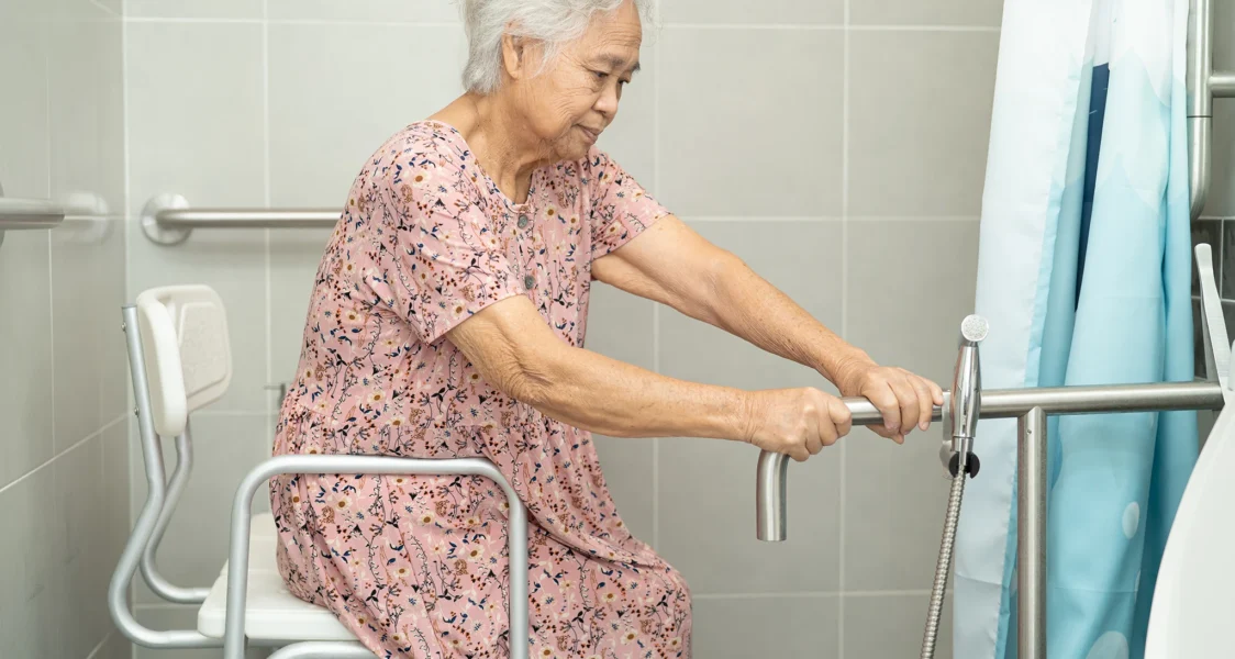 What Stage Of Dementia Is Not Bathing? And Why Don’t They Want To Bathe? image